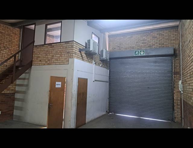 117M² WAREHOUSE TO LET IN ALTON